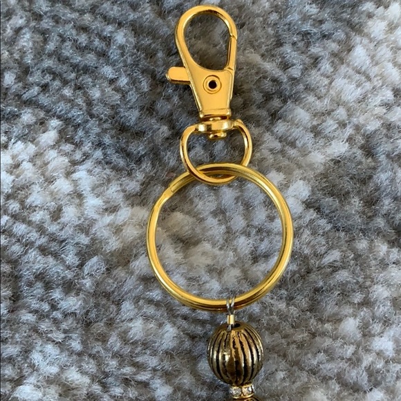 Gold beaded handmade keychain - Picture 8 of 10